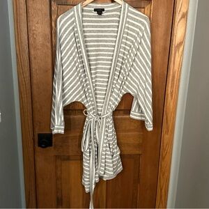 J Crew Robe L-XL Stripe Gray White Preppy Stretchy Belted Casual‎ Everyday 🩶